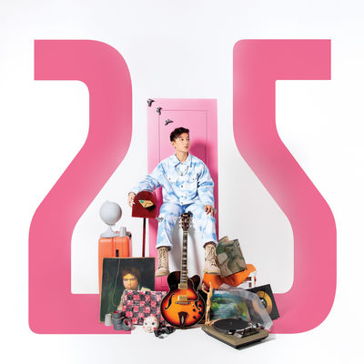 The cover of 25 by Hoàng Dũng