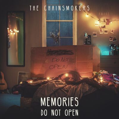 The cover of Memories...Do Not Open by The Chainsmokers